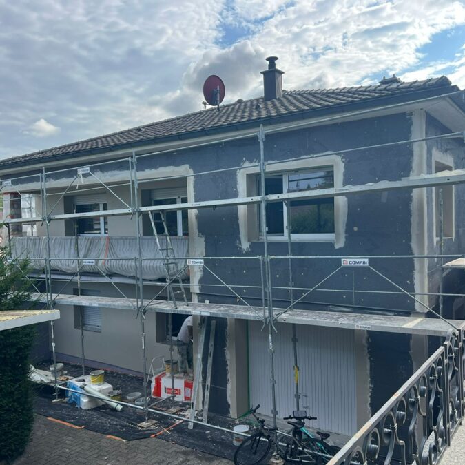 Transformation d’une Maison Individuelle &agrave; H&eacute;genheim (68220) : Isolation Thermique par l’Ext&eacute;rieur (ITE) et Ravalement de Fa&ccedil;ade Riedisheim 4
