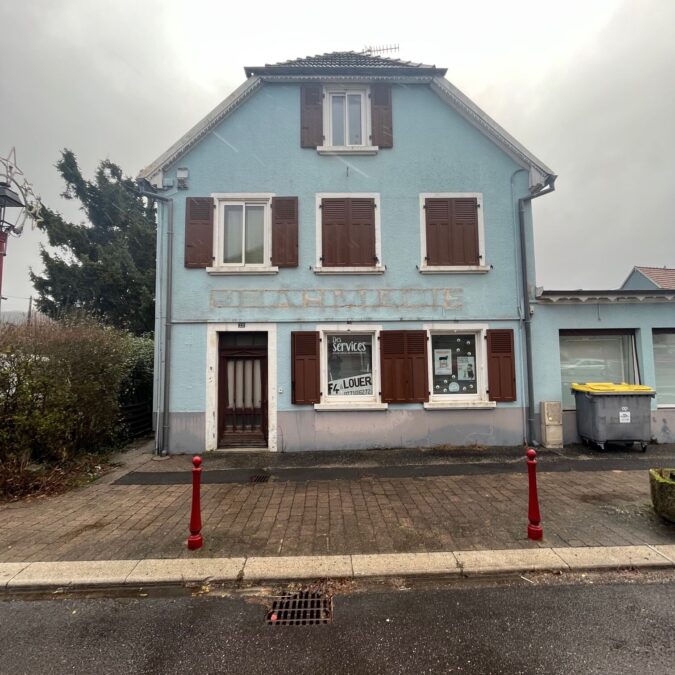 IMG_5682 675X675 | Isol Paint Transformation d’une Ancienne Pharmacie en Cabinet de Kinésithérapie à Sentheim : Une Isolation Extérieure Réussie Illzach 0